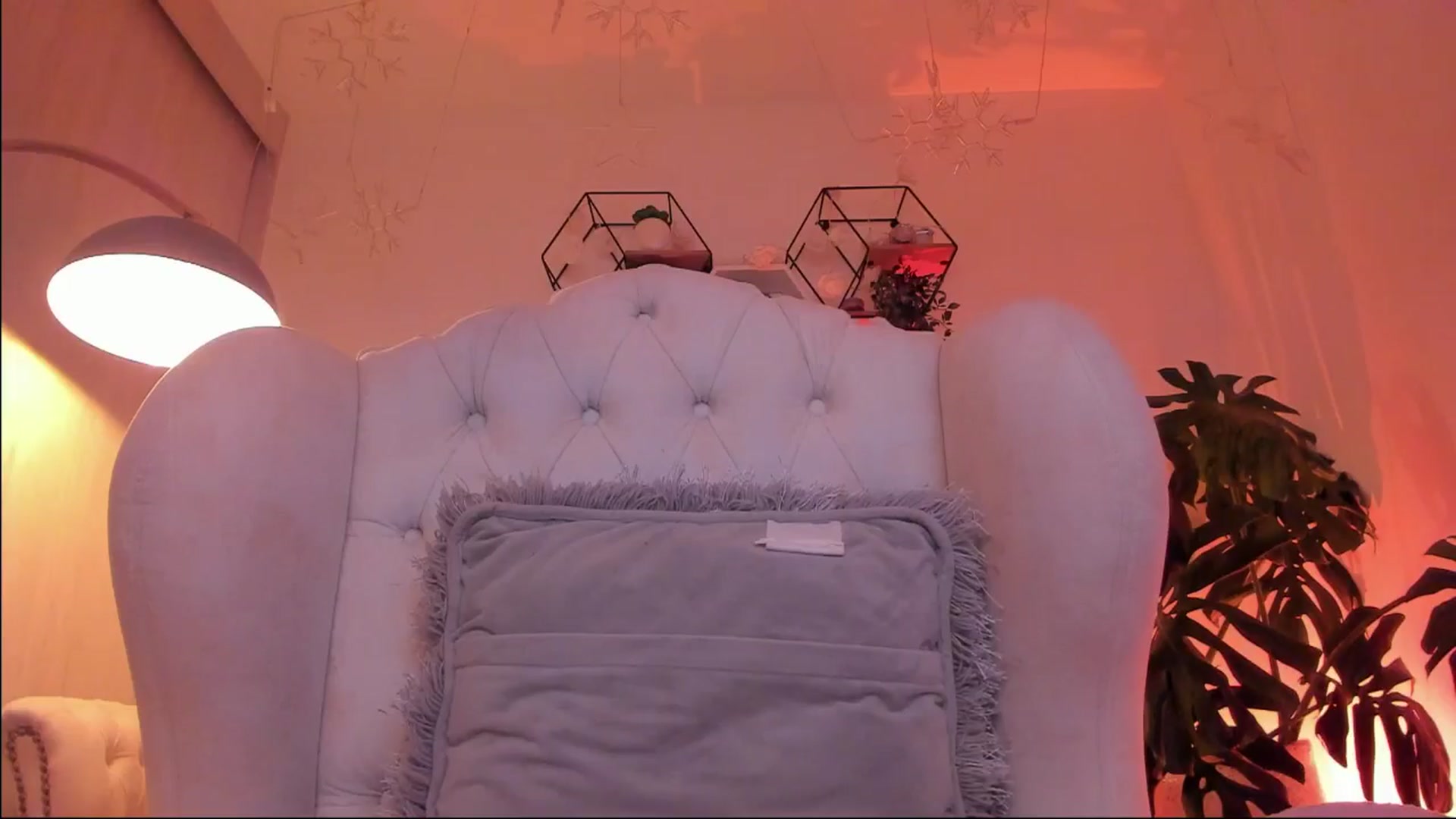 Gallery image thumbnail from Marianviolet's myfreecams stream on, 11/18/2024, 08:37 image 2 of 20