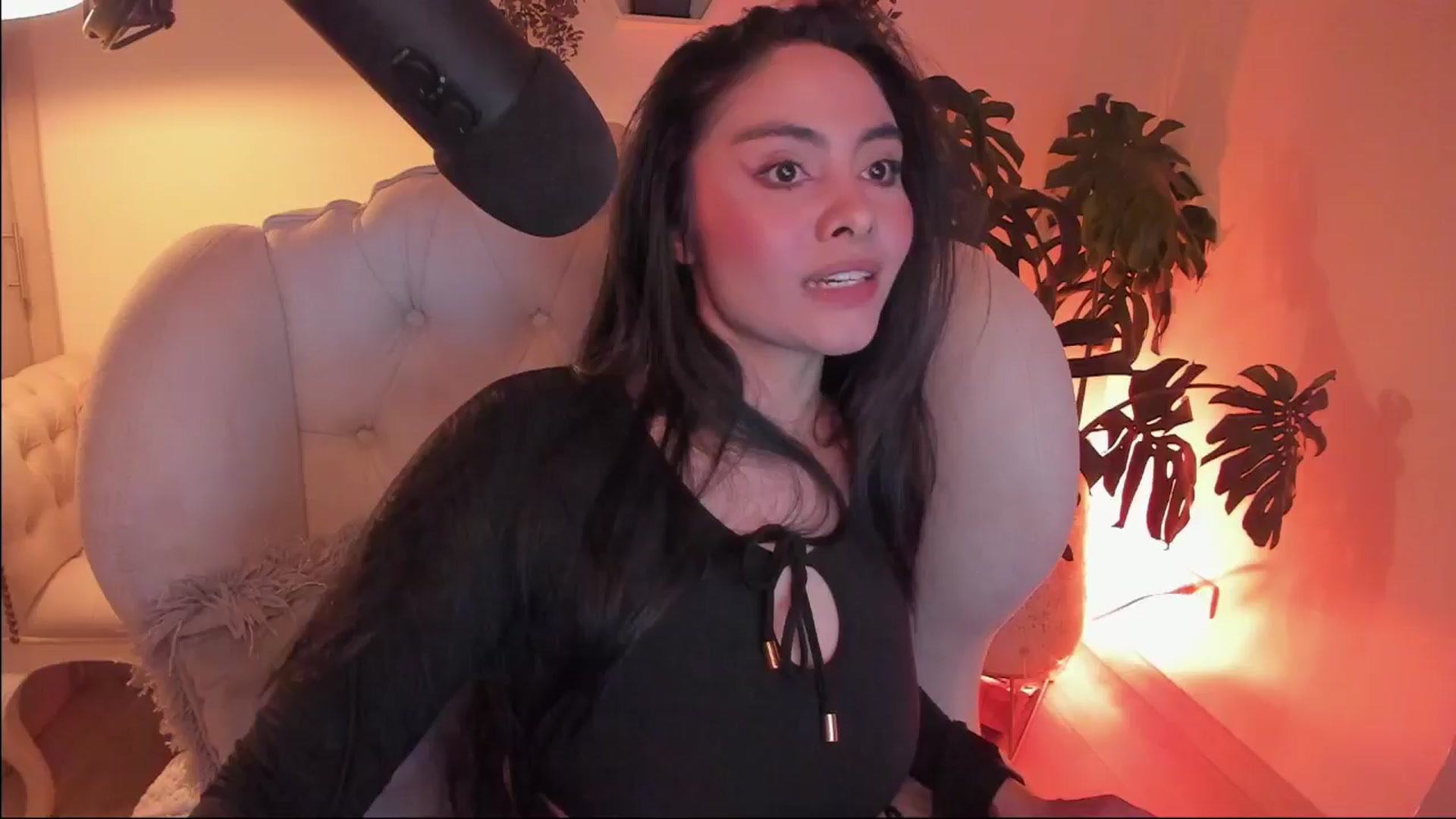Gallery image thumbnail from Marianviolet's myfreecams stream on, 11/21/2024, 10:52 image 11 of 20
