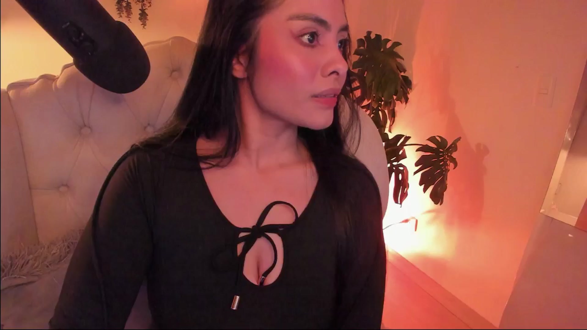 Gallery image thumbnail from Marianviolet's myfreecams stream on, 11/21/2024, 10:52 image 5 of 20