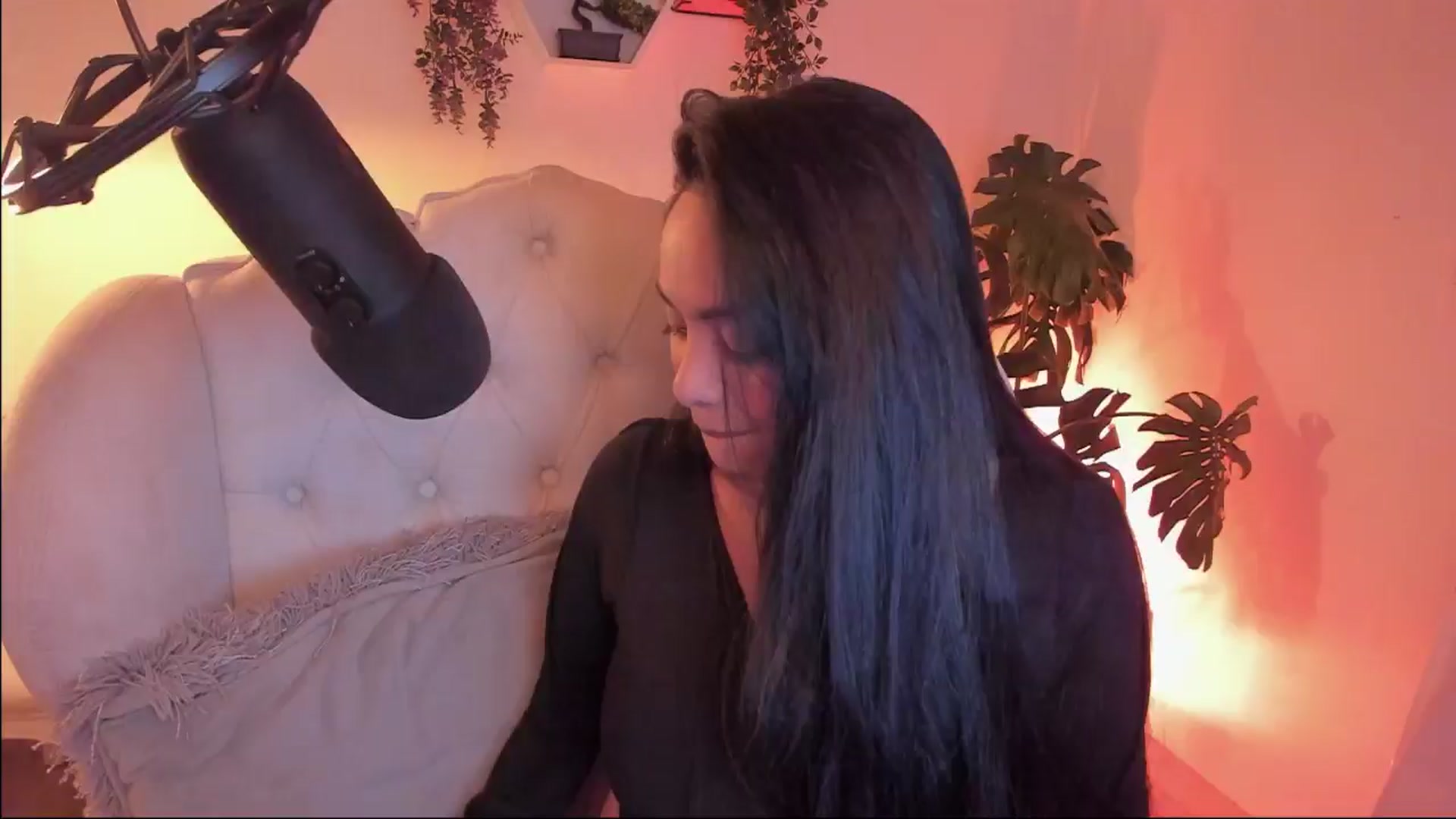 Gallery image thumbnail from Marianviolet's myfreecams stream on, 11/21/2024, 10:52 image 15 of 20