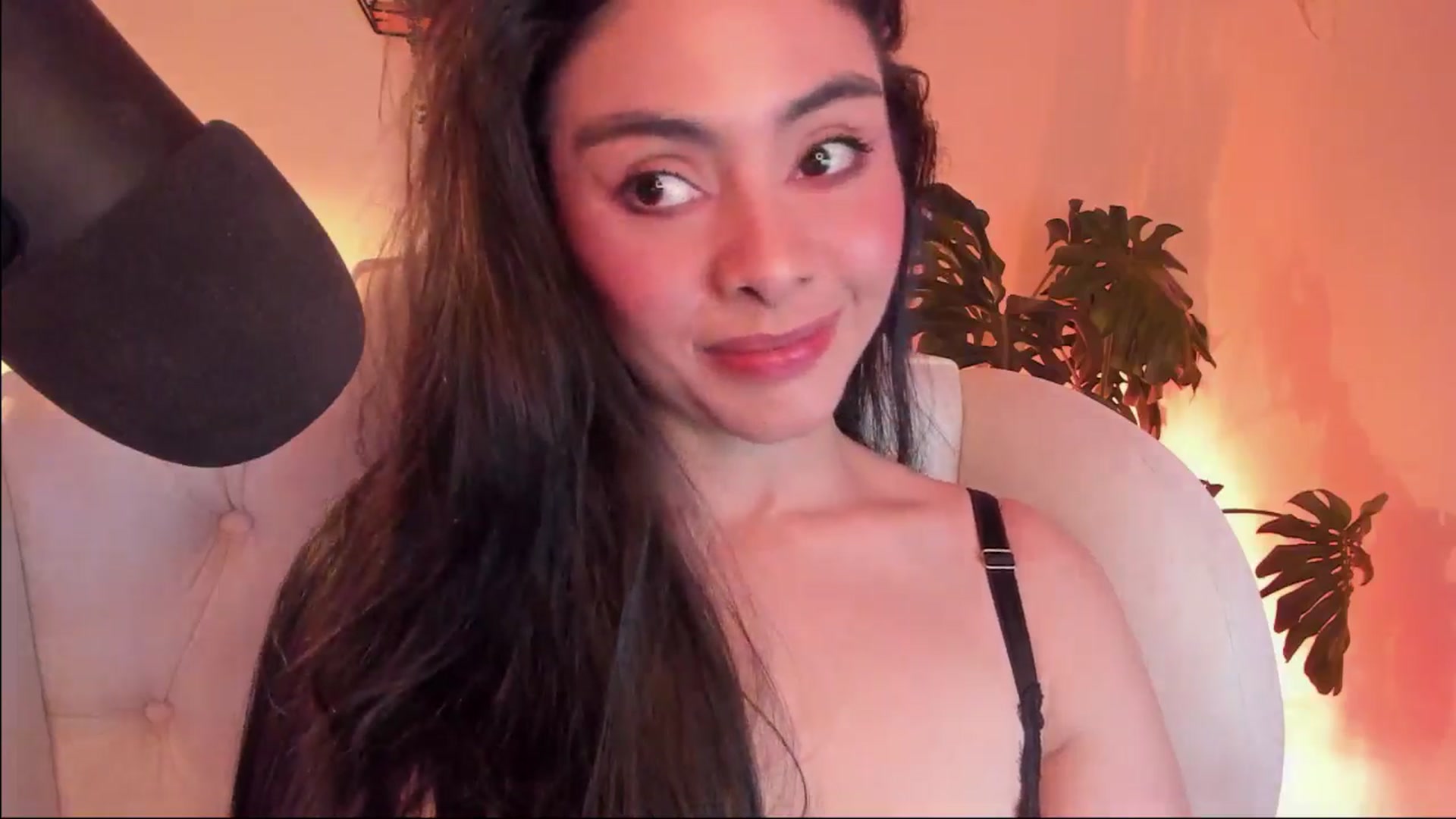 Gallery image thumbnail from Marianviolet's myfreecams stream on, 11/26/2024, 10:04 image 12 of 20