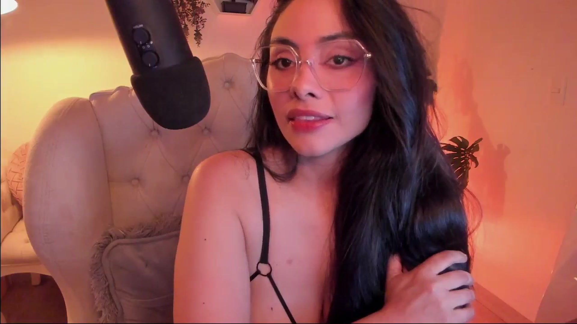 Gallery image thumbnail from Marianviolet's myfreecams stream on, 11/30/2024, 10:04 image 2 of 20