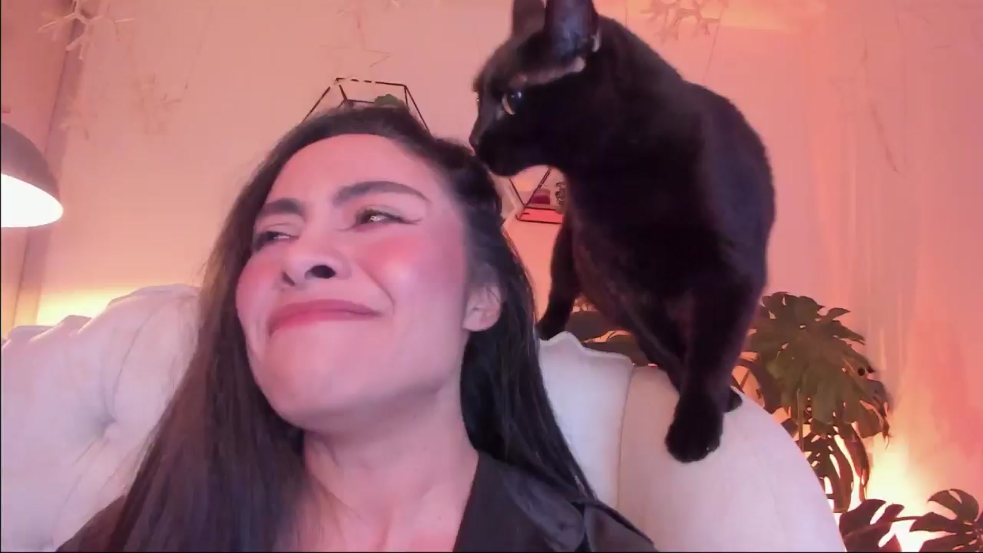 Gallery image thumbnail from Marianviolet's myfreecams stream on, 12/06/2024, 12:13 image 14 of 20