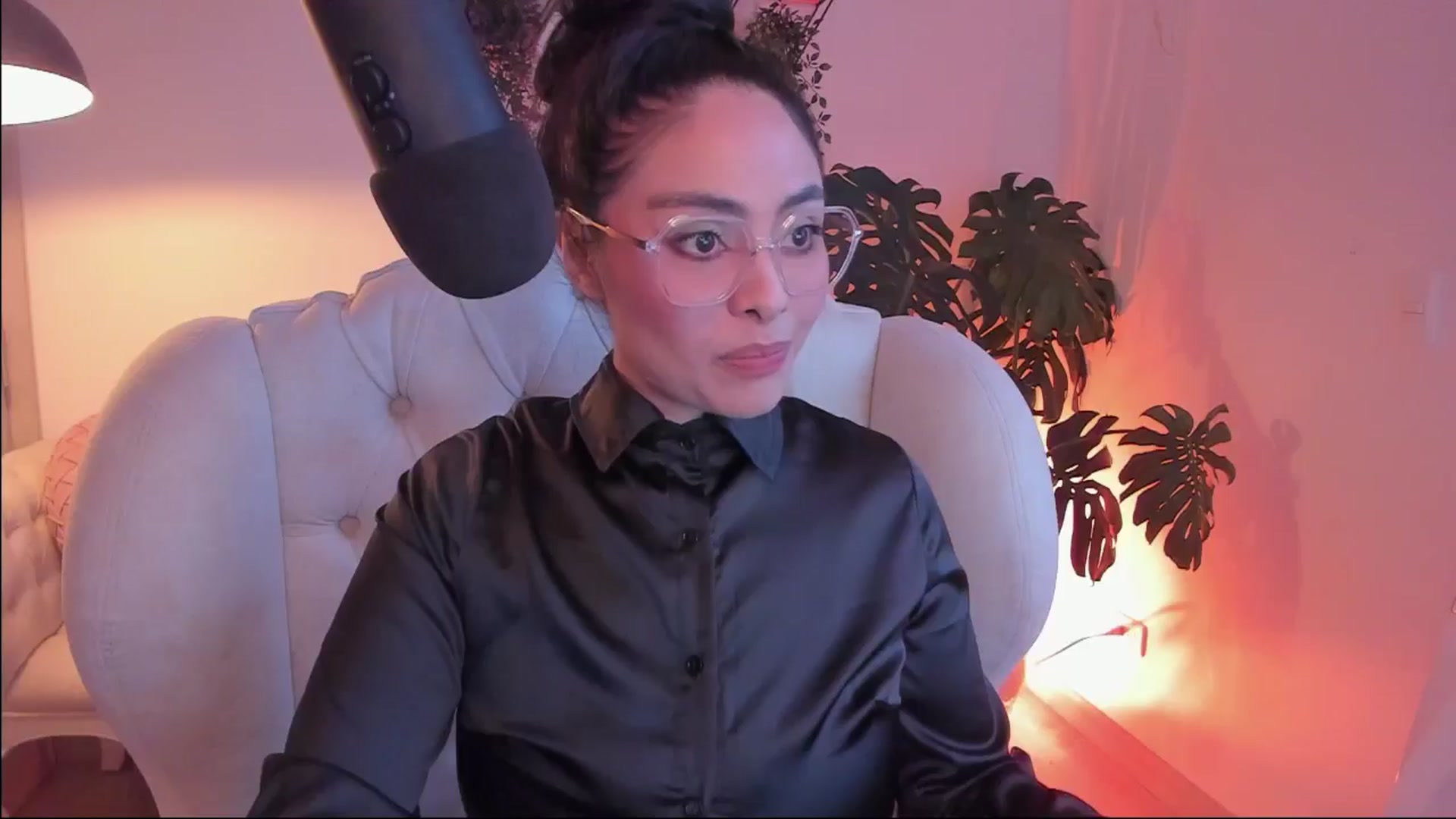 Gallery image thumbnail from Marianviolet's myfreecams stream on, 12/06/2024, 12:13 image 15 of 20