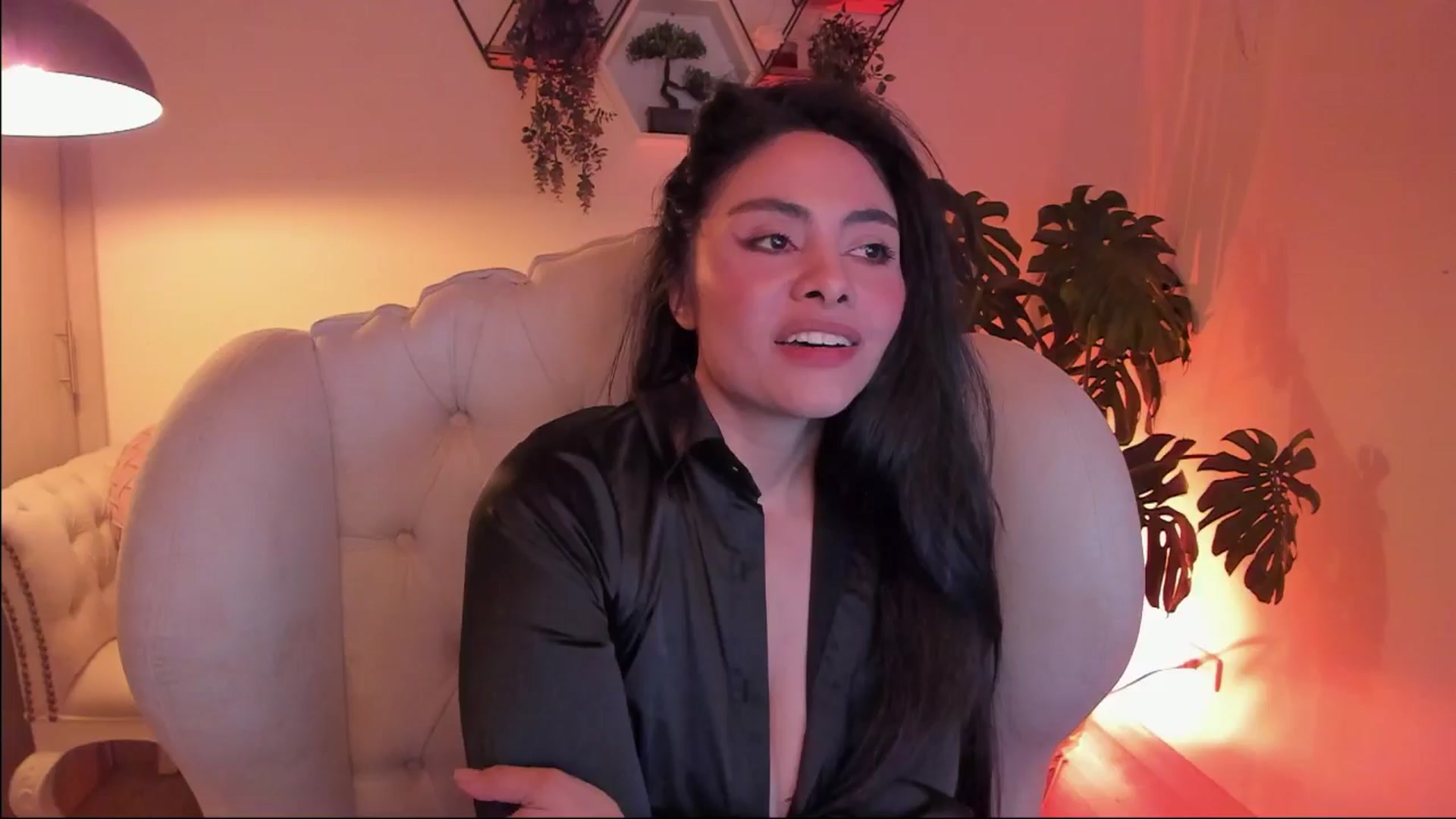 Gallery image thumbnail from Marianviolet's myfreecams stream on, 12/06/2024, 12:13 image 13 of 20