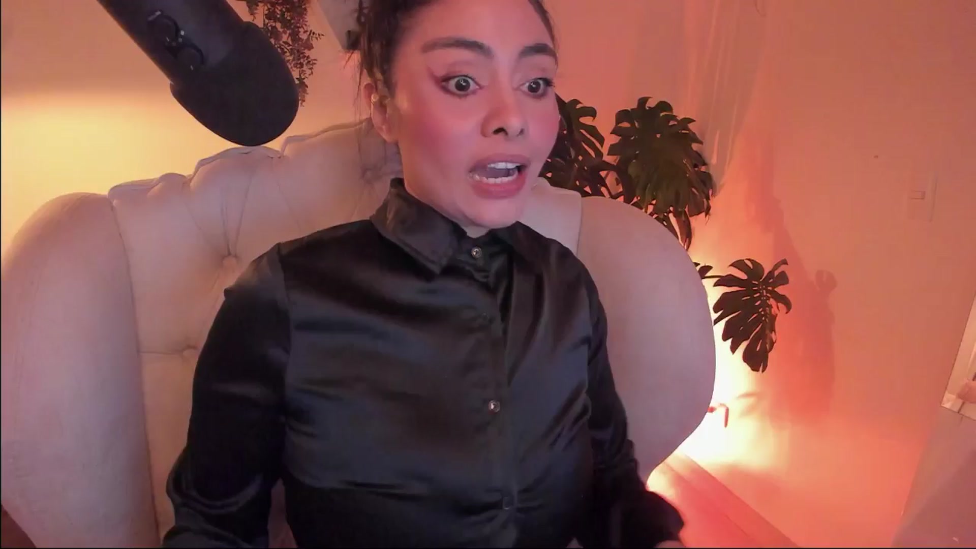Gallery image thumbnail from Marianviolet's myfreecams stream on, 12/06/2024, 12:13 image 6 of 20