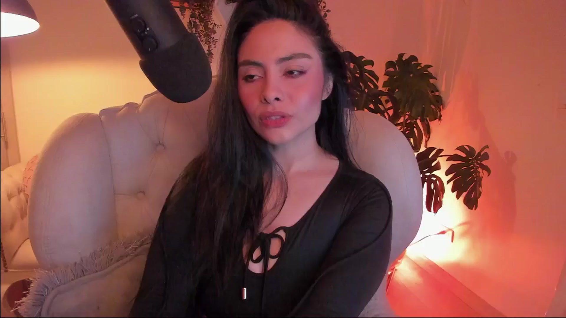Gallery image thumbnail from Marianviolet's myfreecams stream on, 12/07/2024, 10:04 image 6 of 20
