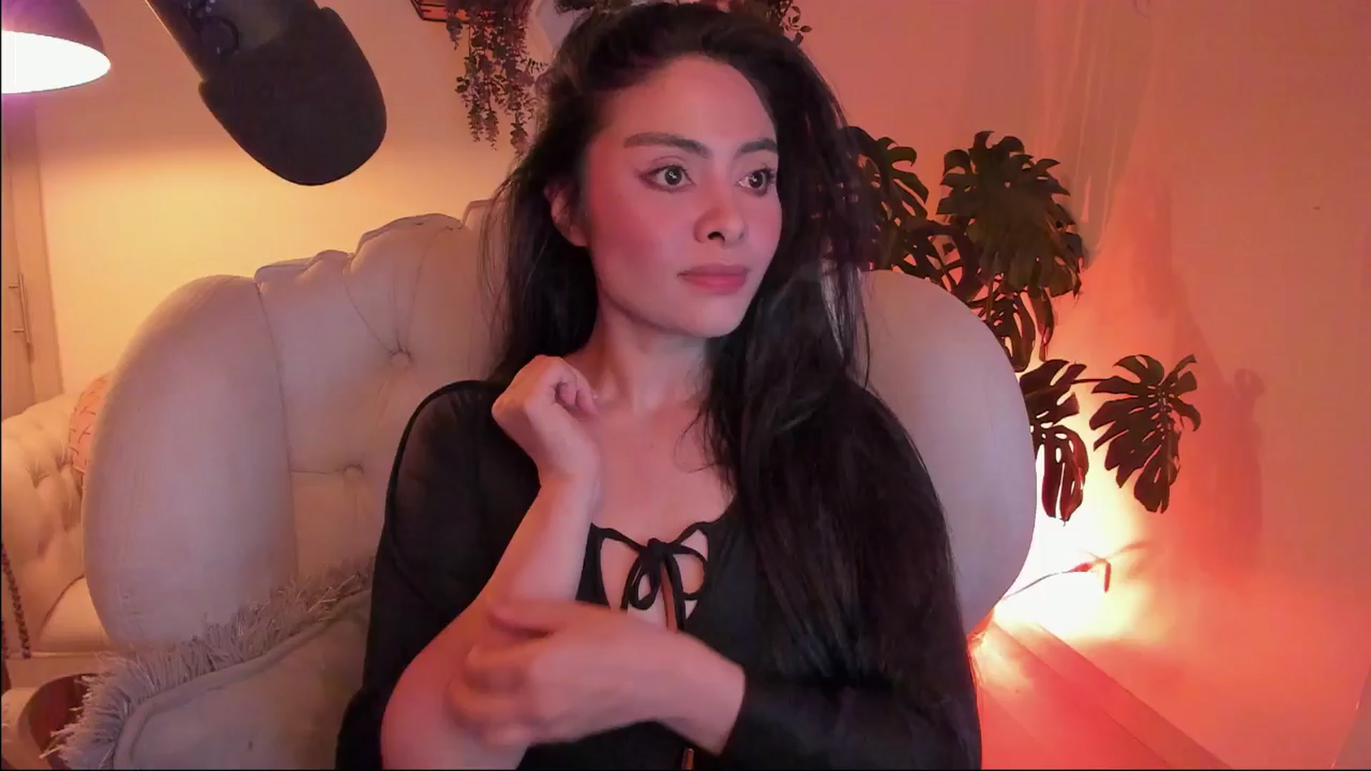 Gallery image thumbnail from Marianviolet's myfreecams stream on, 12/07/2024, 10:04 image 7 of 20