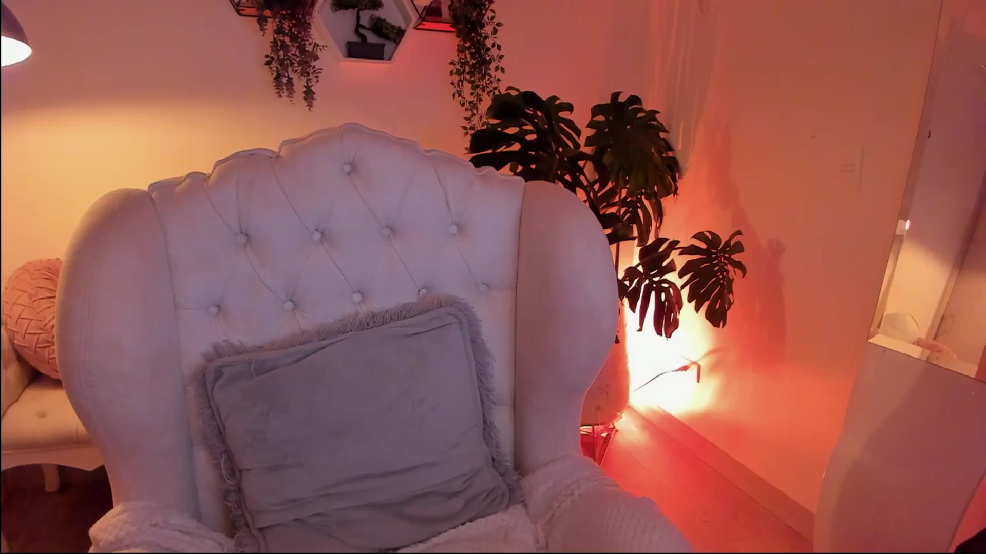 Gallery image thumbnail from Marianviolet's myfreecams stream on, 12/08/2024, 09:46 image 9 of 20