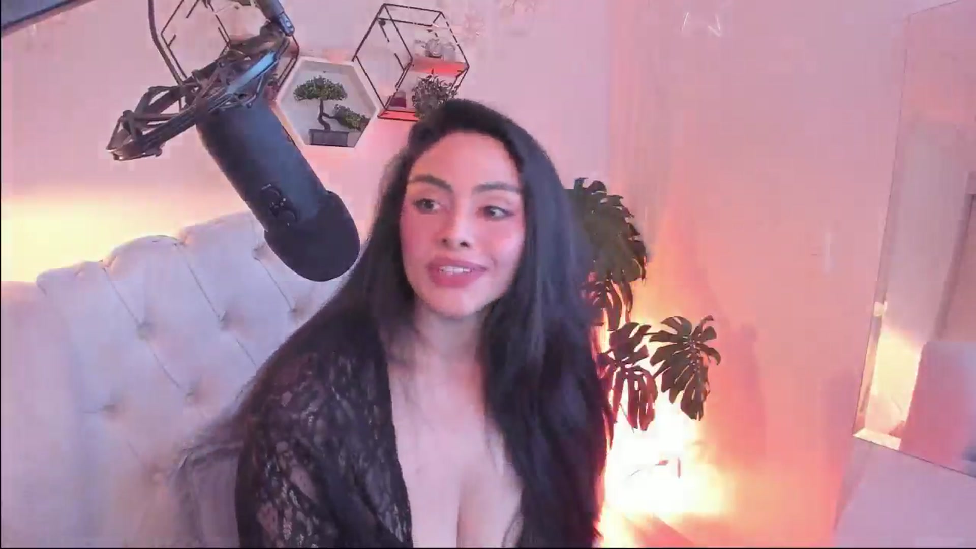 Gallery image thumbnail from Marianviolet's myfreecams stream on, 12/08/2024, 11:01 image 18 of 20