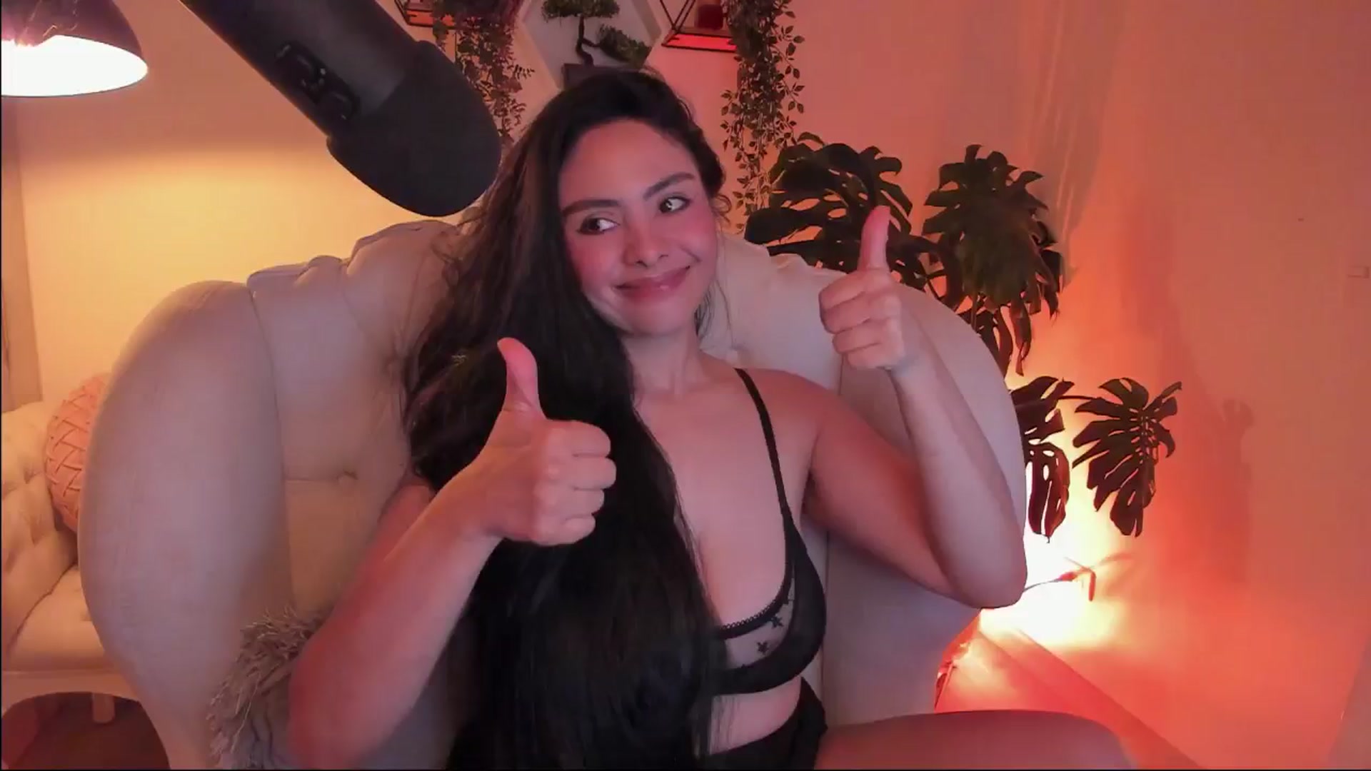 Gallery image thumbnail from Marianviolet's myfreecams stream on, 12/17/2024, 10:57 image 4 of 20