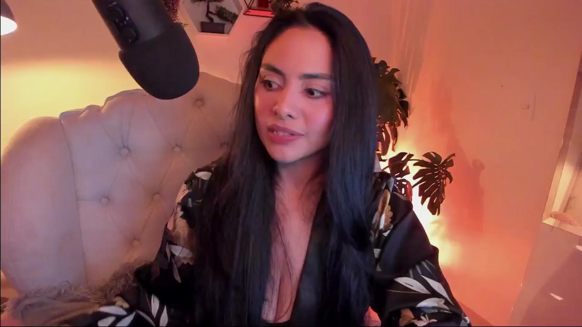 Gallery image thumbnail from Marianviolet's myfreecams stream on, 12/19/2024, 10:55 image 17 of 20
