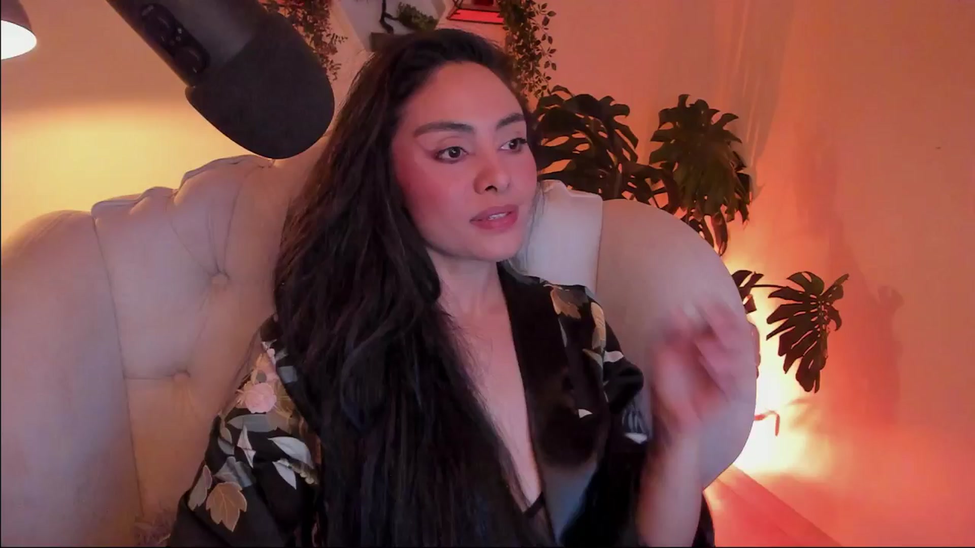 Gallery image thumbnail from Marianviolet's myfreecams stream on, 12/19/2024, 10:55 image 6 of 20