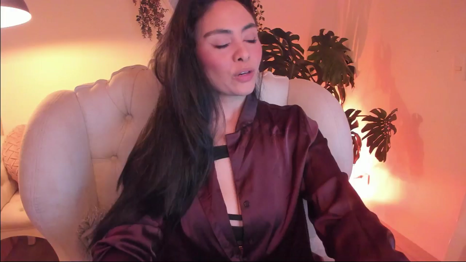 Gallery image thumbnail from Marianviolet's myfreecams stream on, 12/22/2024, 08:58 image 7 of 20