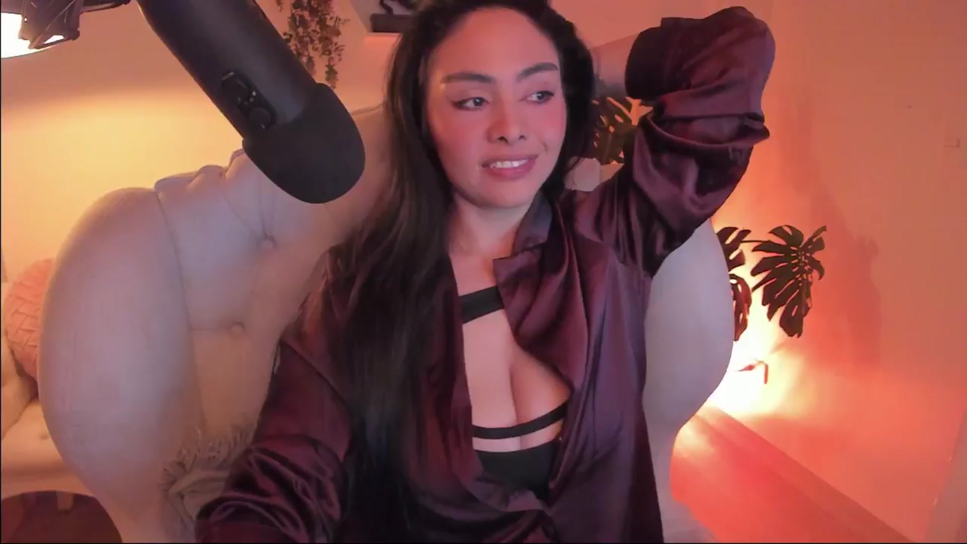 Gallery image thumbnail from Marianviolet's myfreecams stream on, 12/22/2024, 08:58 image 15 of 20