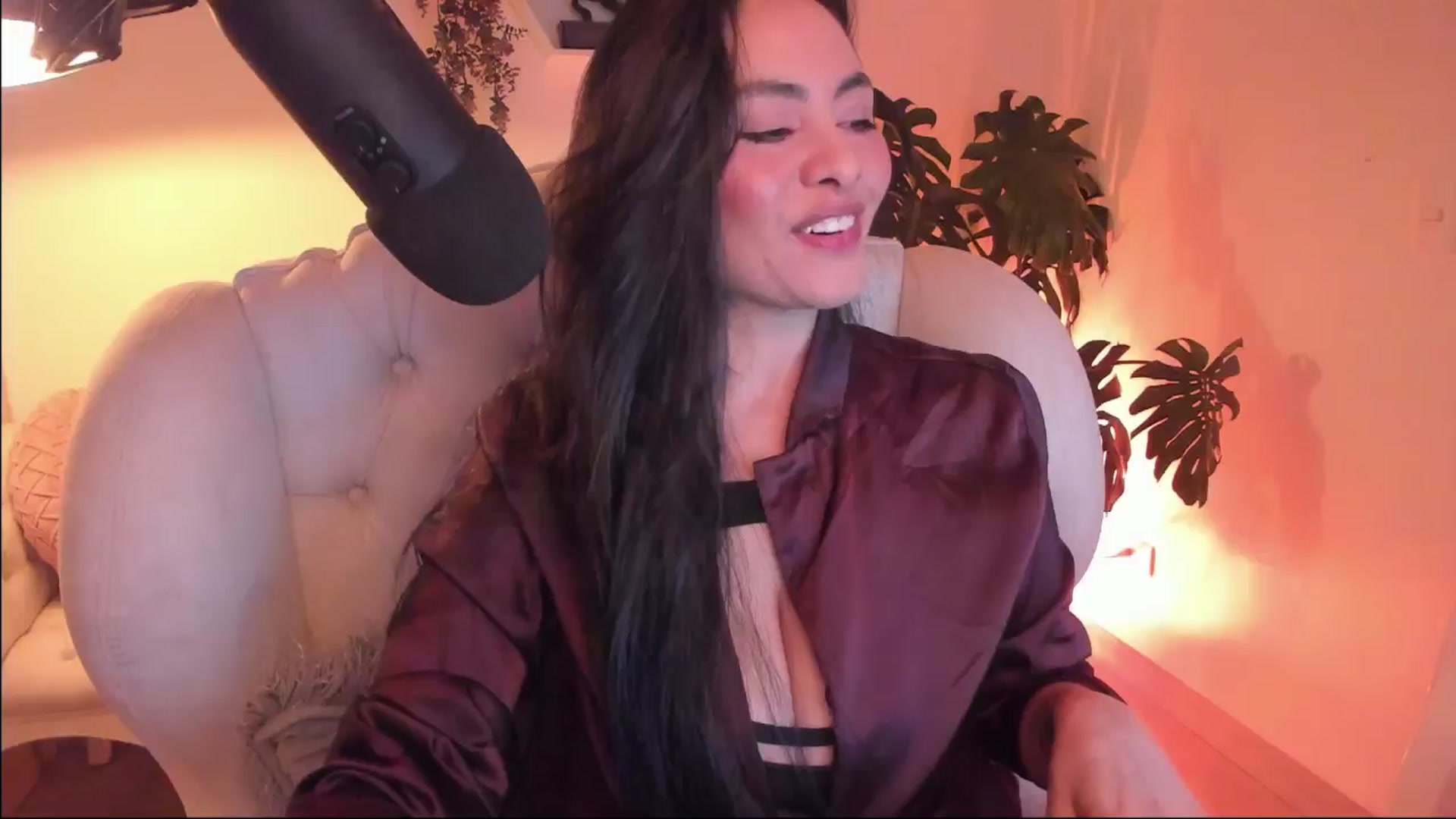 Gallery image thumbnail from Marianviolet's myfreecams stream on, 12/22/2024, 08:58 image 14 of 20