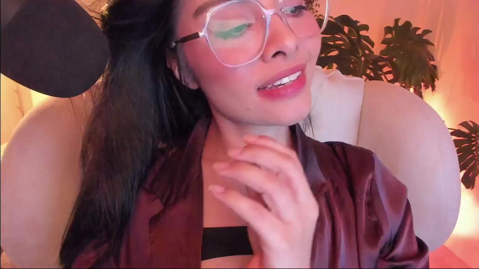 Gallery image thumbnail from Marianviolet's myfreecams stream on, 12/22/2024, 10:04 image 11 of 20