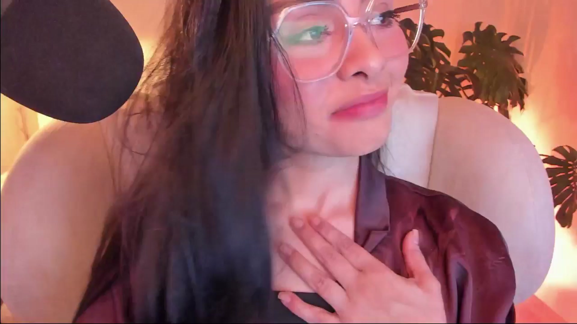 Gallery image thumbnail from Marianviolet's myfreecams stream on, 12/22/2024, 10:04 image 13 of 20