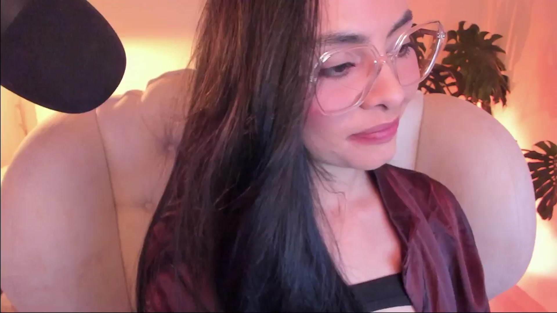 Gallery image thumbnail from Marianviolet's myfreecams stream on, 12/22/2024, 10:04 image 12 of 20