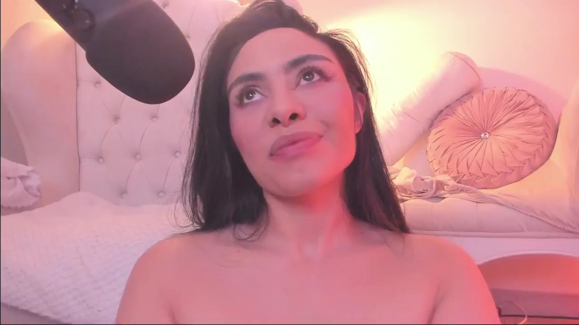 Gallery image thumbnail from Marianviolet's myfreecams stream on, 12/22/2024, 11:16 image 3 of 20