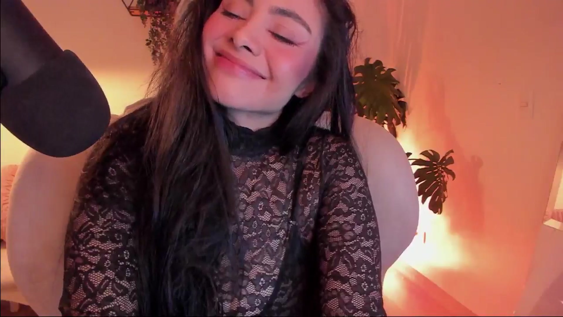 Gallery image thumbnail from Marianviolet's myfreecams stream on, 12/25/2024, 09:04 image 11 of 20