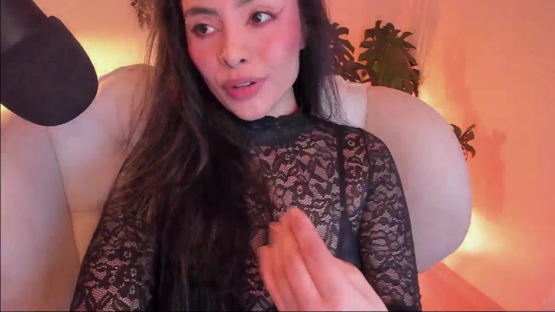 Gallery image thumbnail from Marianviolet's myfreecams stream on, 12/25/2024, 09:04 image 10 of 20