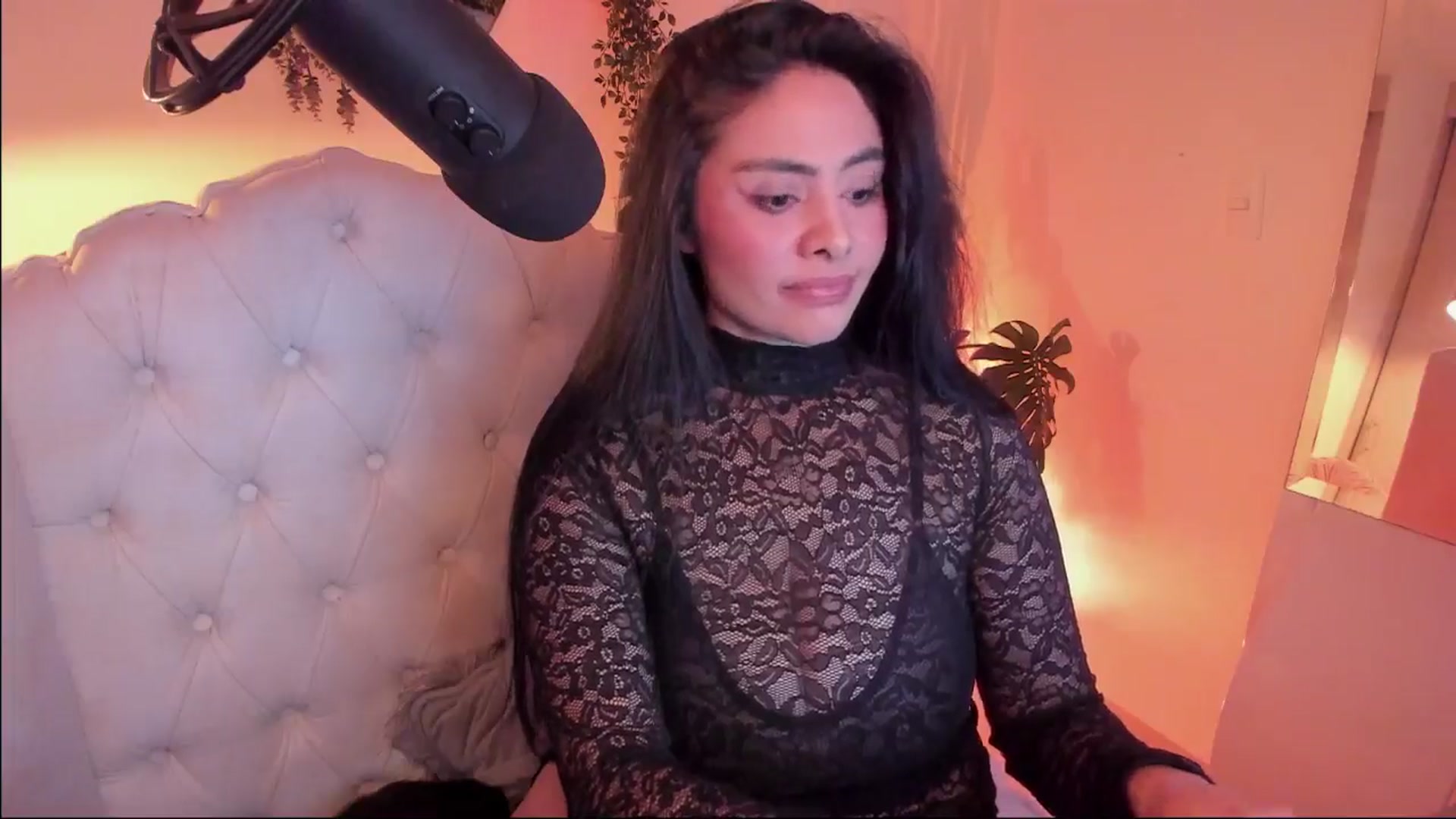 Gallery image thumbnail from Marianviolet's myfreecams stream on, 12/25/2024, 11:35 image 16 of 20