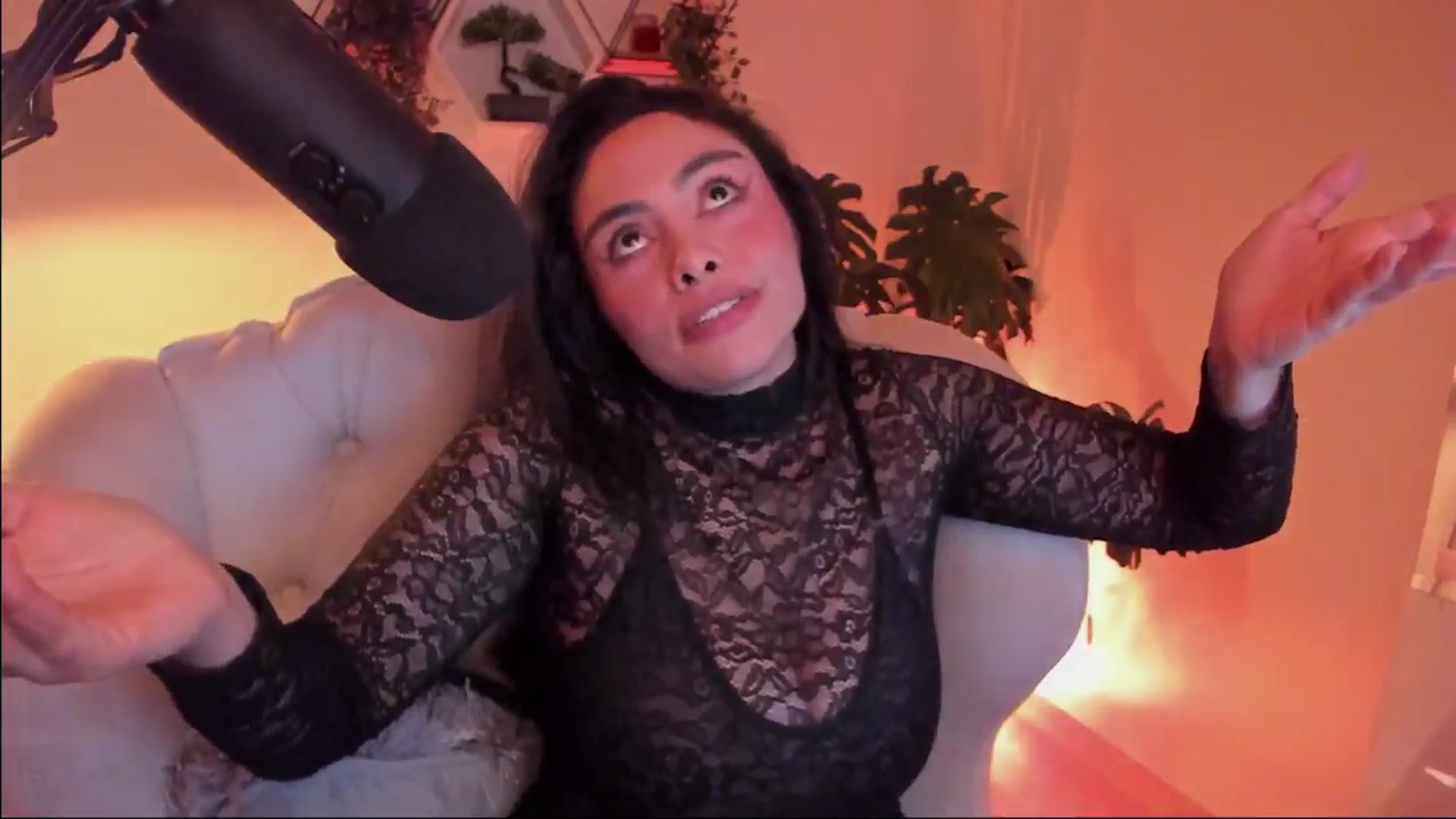 Gallery image thumbnail from Marianviolet's myfreecams stream on, 12/25/2024, 11:35 image 4 of 20
