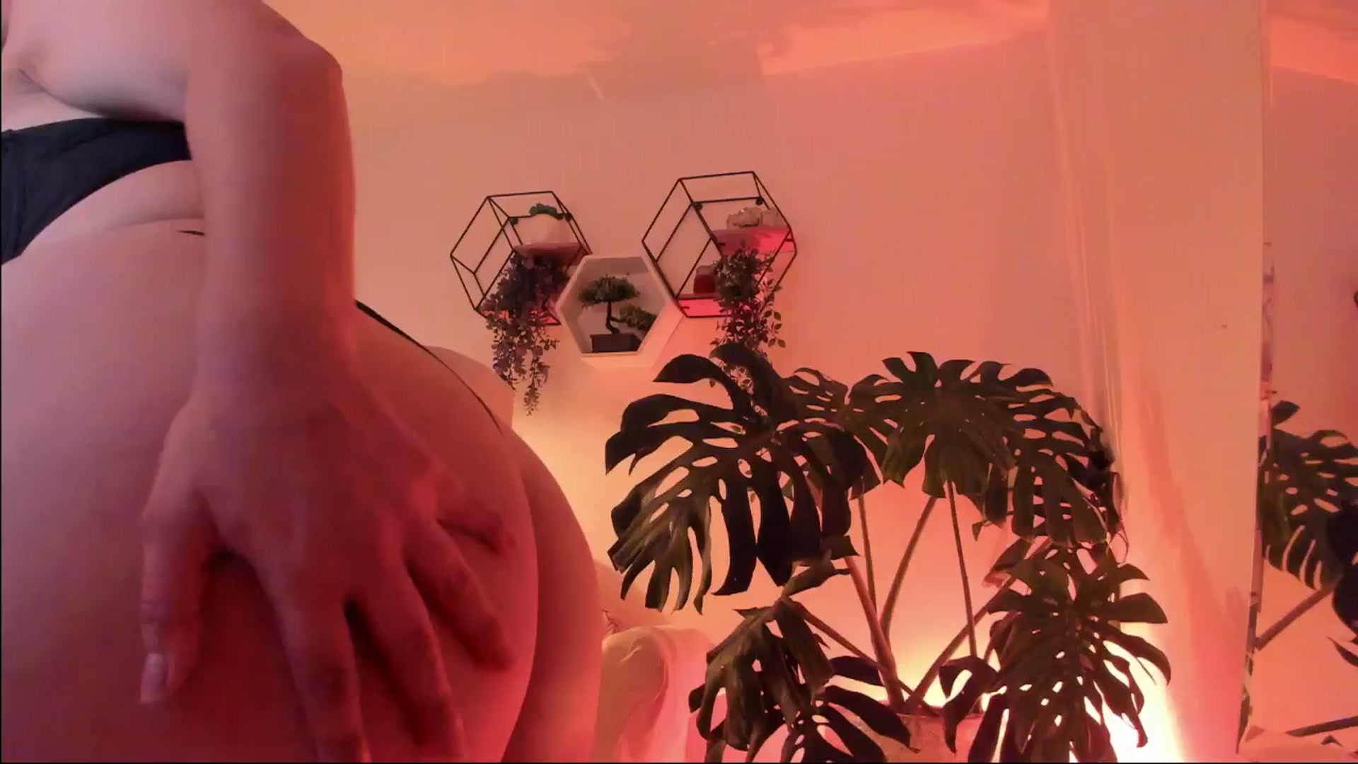 Gallery image thumbnail from Marianviolet's myfreecams stream on, 12/27/2024, 09:24 image 19 of 20