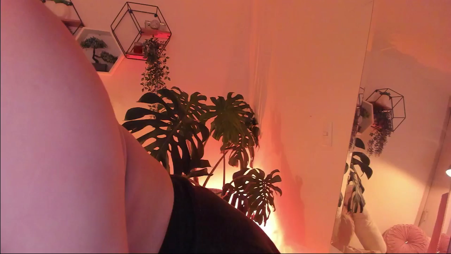 Gallery image thumbnail from Marianviolet's myfreecams stream on, 12/28/2024, 09:14 image 1 of 20