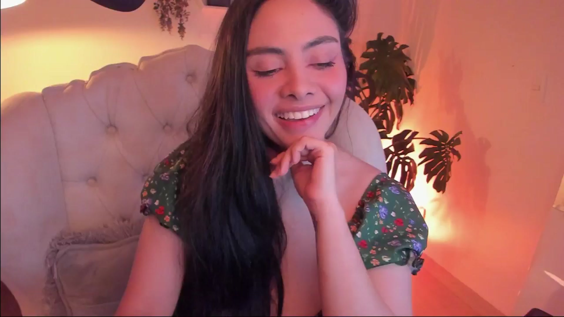 Gallery image thumbnail from Marianviolet's myfreecams stream on, 12/30/2024, 11:45 image 13 of 20