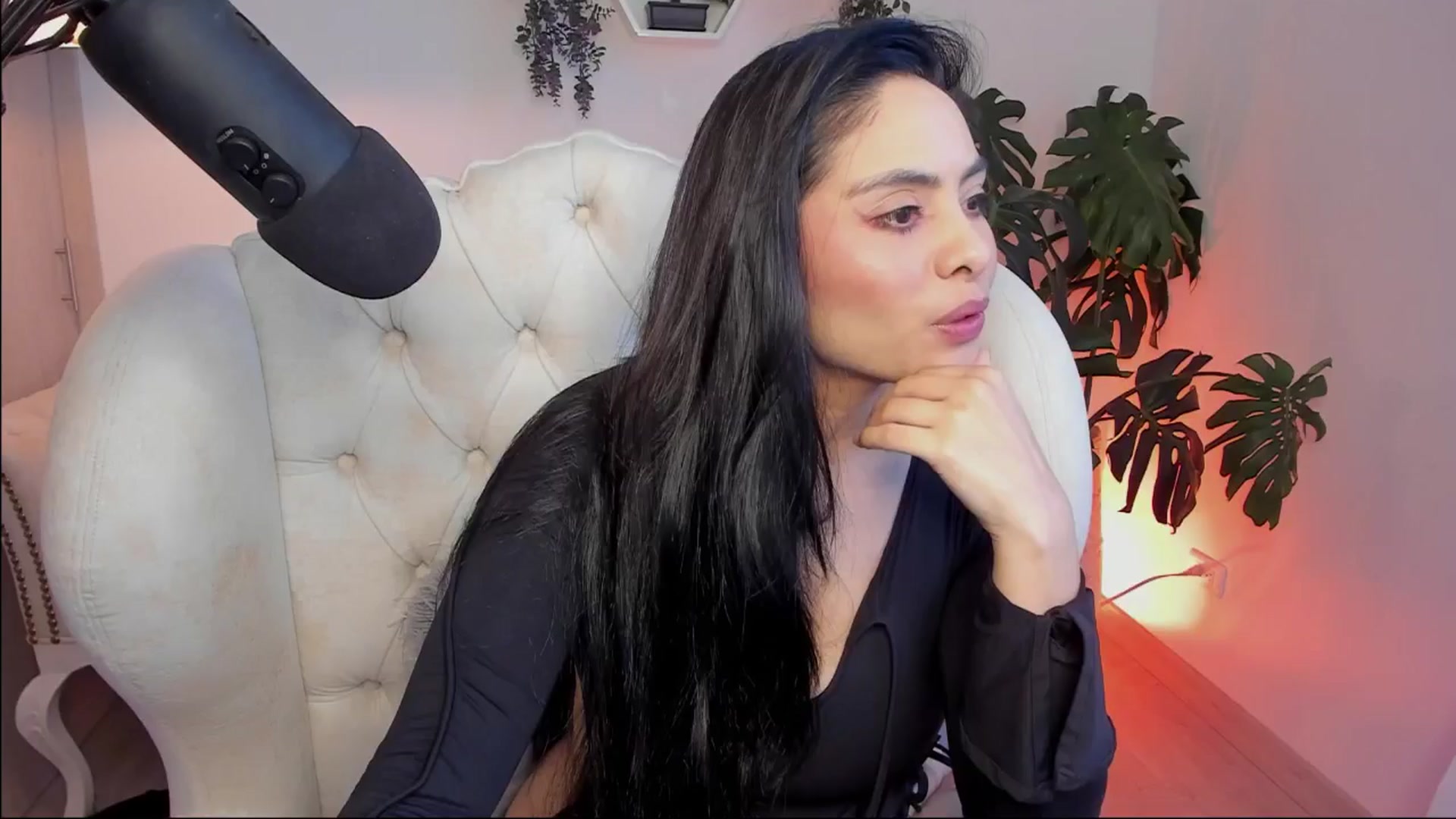Gallery image thumbnail from Marianviolet's myfreecams stream on, 01/02/2025, 11:44 image 14 of 20