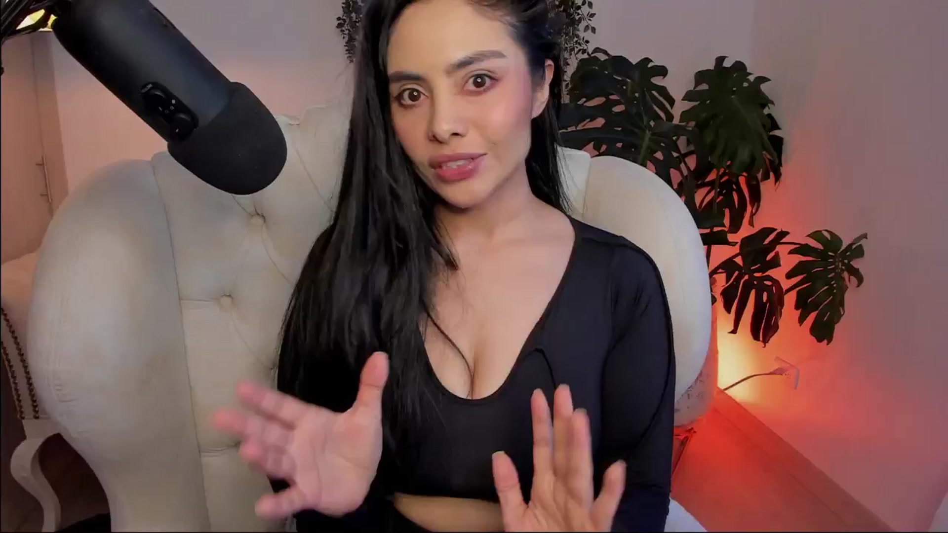 Gallery image thumbnail from Marianviolet's myfreecams stream on, 01/02/2025, 11:44 image 9 of 20