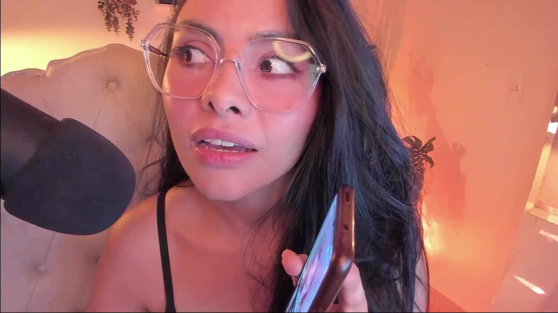 Gallery image thumbnail from Marianviolet's myfreecams stream on, 01/03/2025, 09:13 image 15 of 20