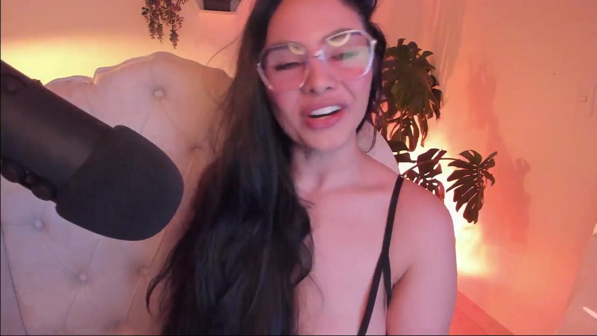 Gallery image thumbnail from Marianviolet's myfreecams stream on, 01/03/2025, 09:13 image 19 of 20