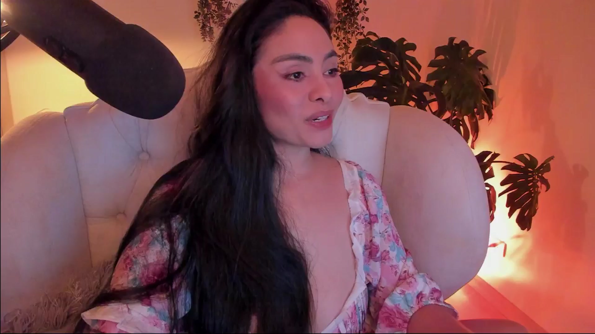 Gallery image thumbnail from Marianviolet's myfreecams stream on, 01/05/2025, 10:18 image 8 of 20