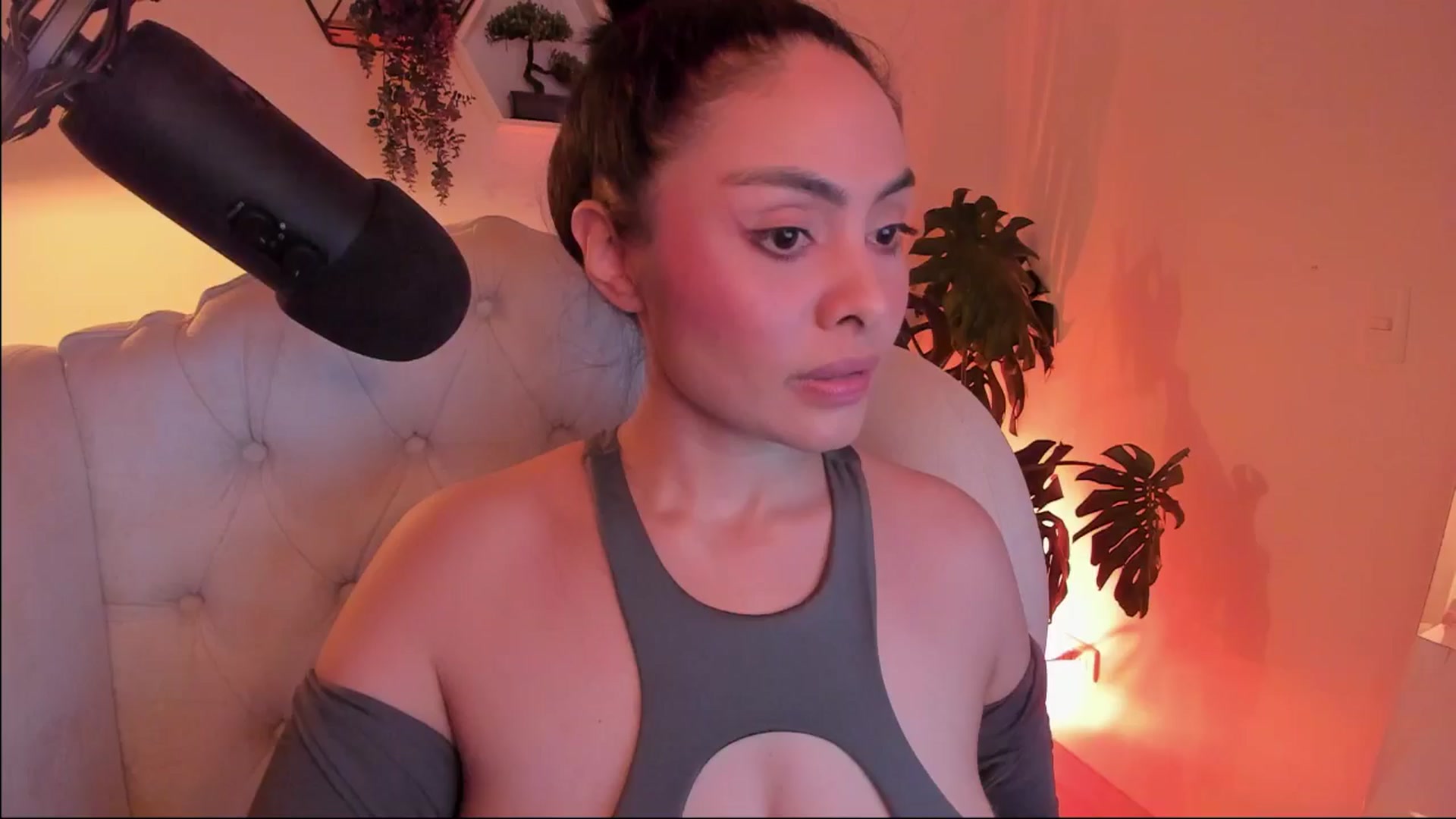 Gallery image thumbnail from Marianviolet's myfreecams stream on, 01/06/2025, 09:54 image 19 of 20