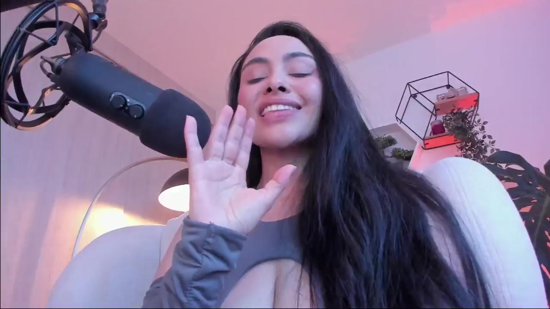 Gallery image thumbnail from Marianviolet's myfreecams stream on, 01/06/2025, 12:09 image 14 of 20