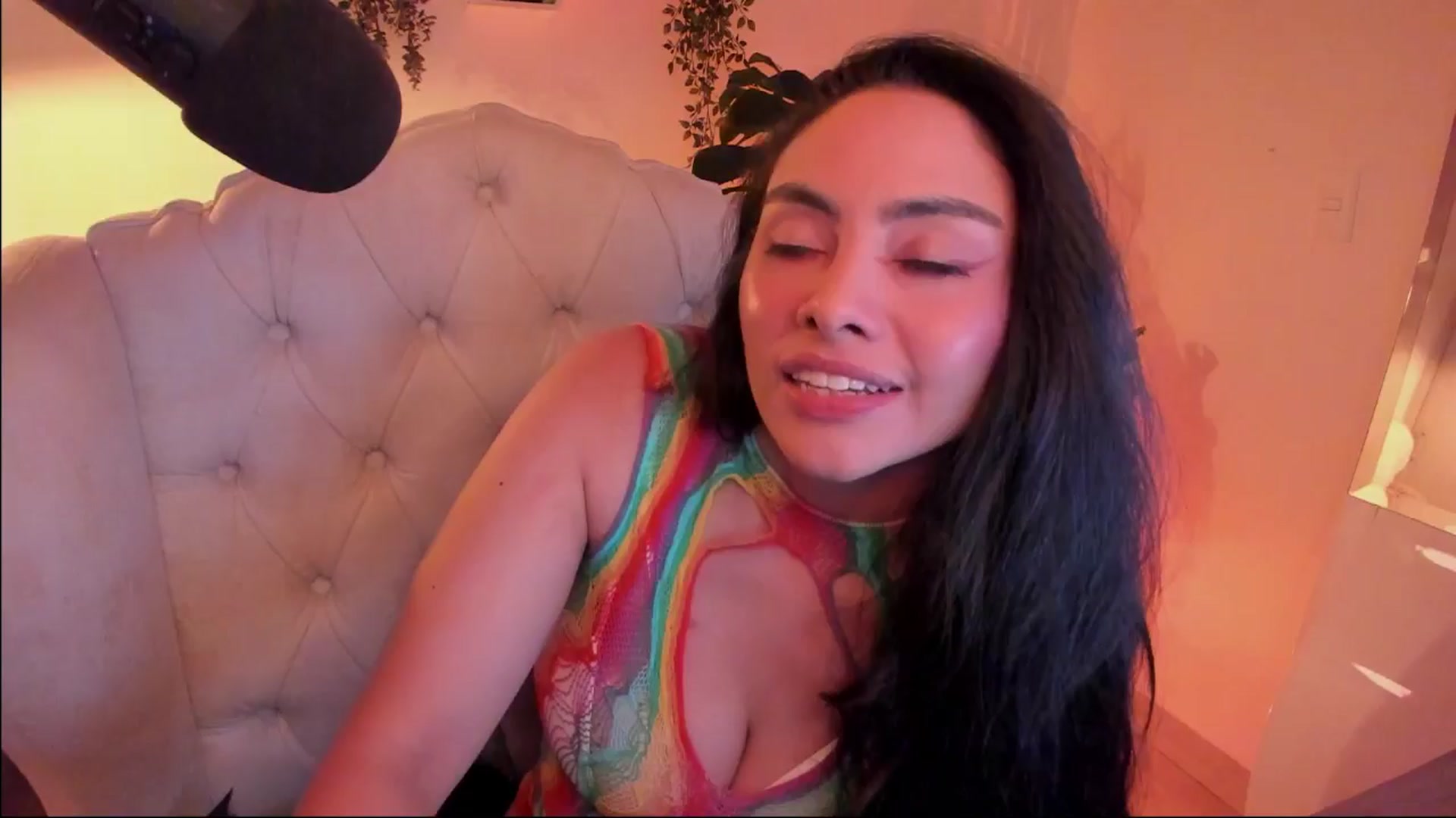 Gallery image thumbnail from Marianviolet's myfreecams stream on, 01/07/2025, 10:07 image 6 of 20