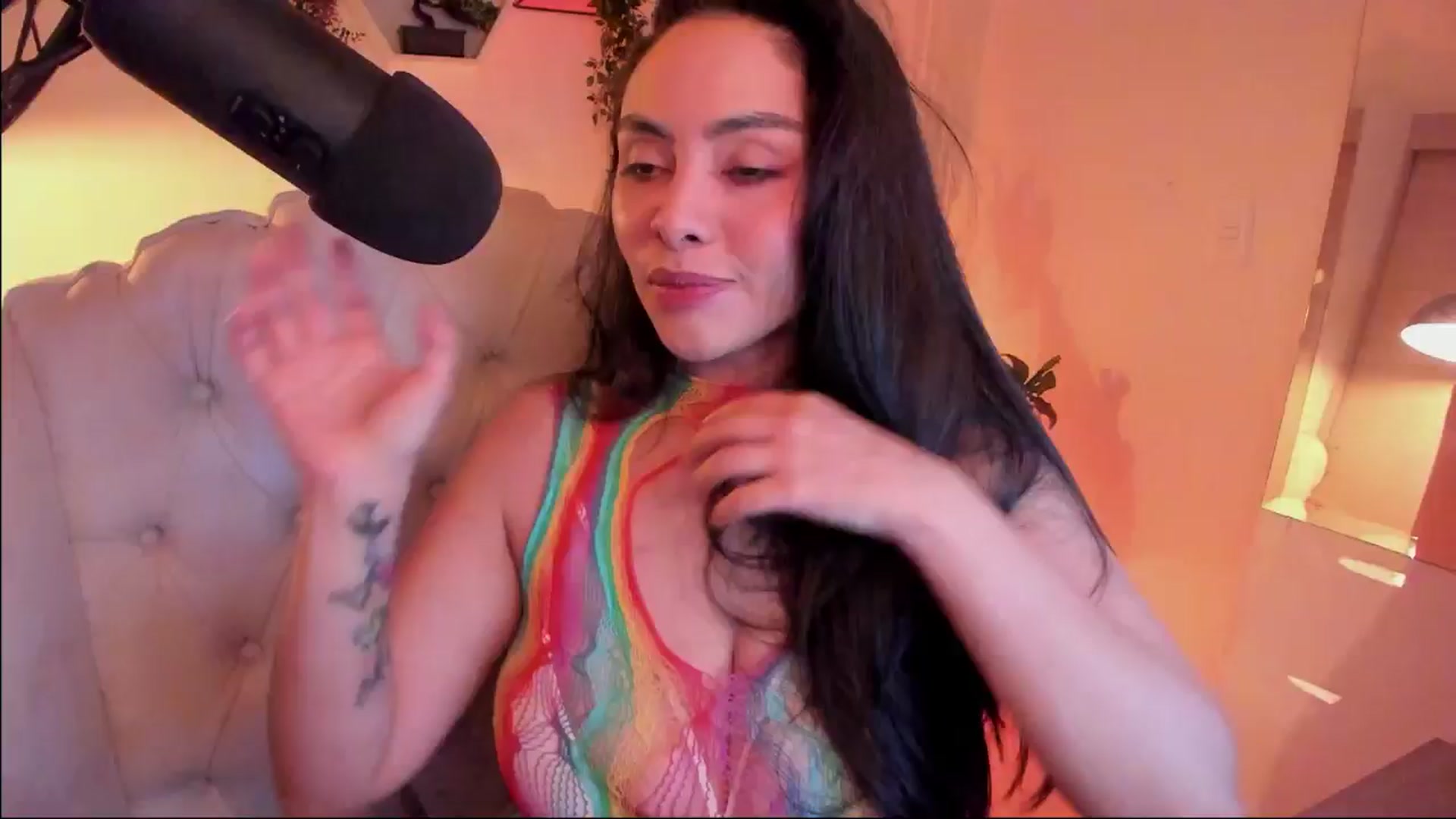 Gallery image thumbnail from Marianviolet's myfreecams stream on, 01/07/2025, 10:07 image 14 of 20