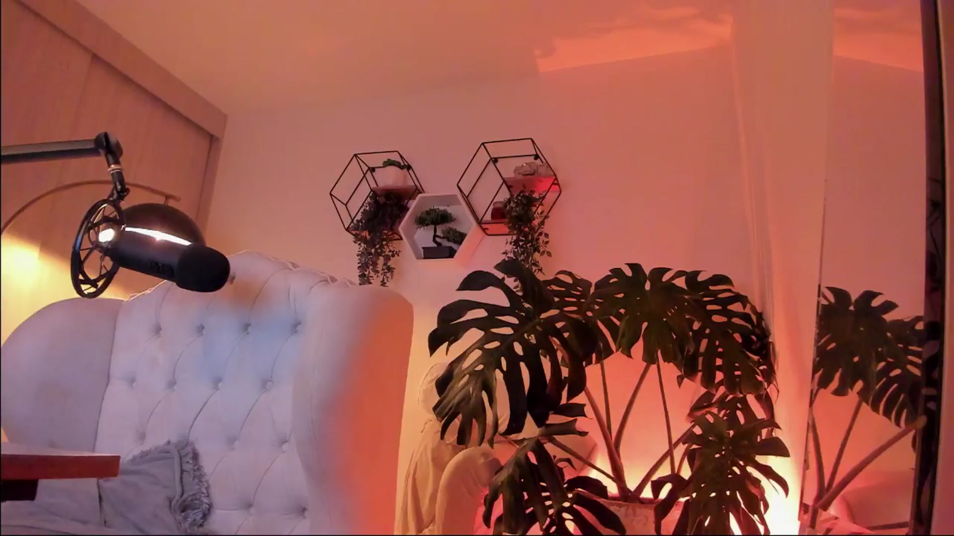 Gallery image thumbnail from Marianviolet's myfreecams stream on, 01/13/2025, 10:20 image 8 of 20