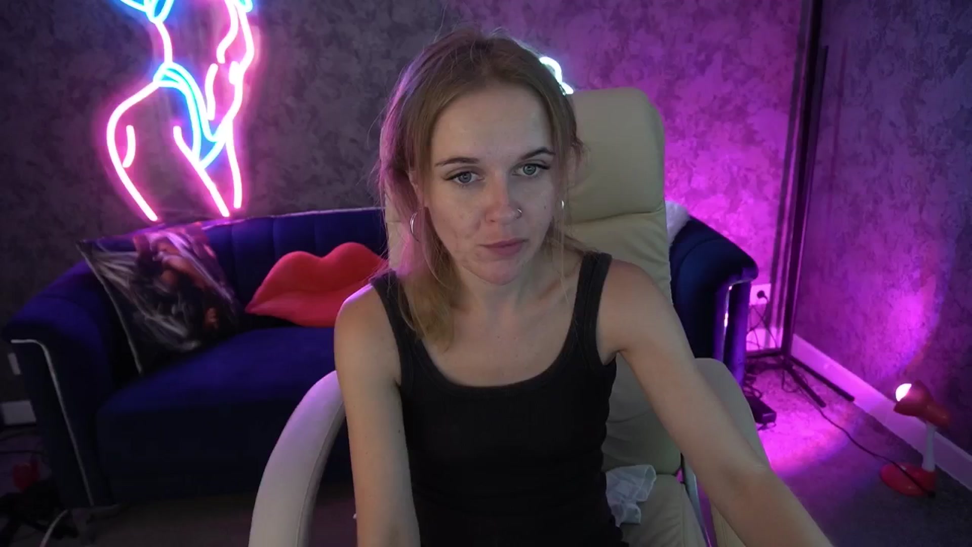 Gallery image thumbnail from Maribel_River's myfreecams stream on, 08/20/2024, 10:19 image 6 of 20