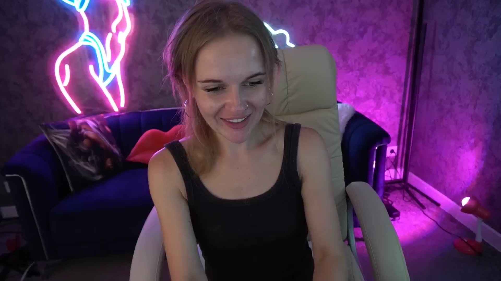 Gallery image thumbnail from Maribel_River's myfreecams stream on, 08/20/2024, 10:19 image 14 of 20