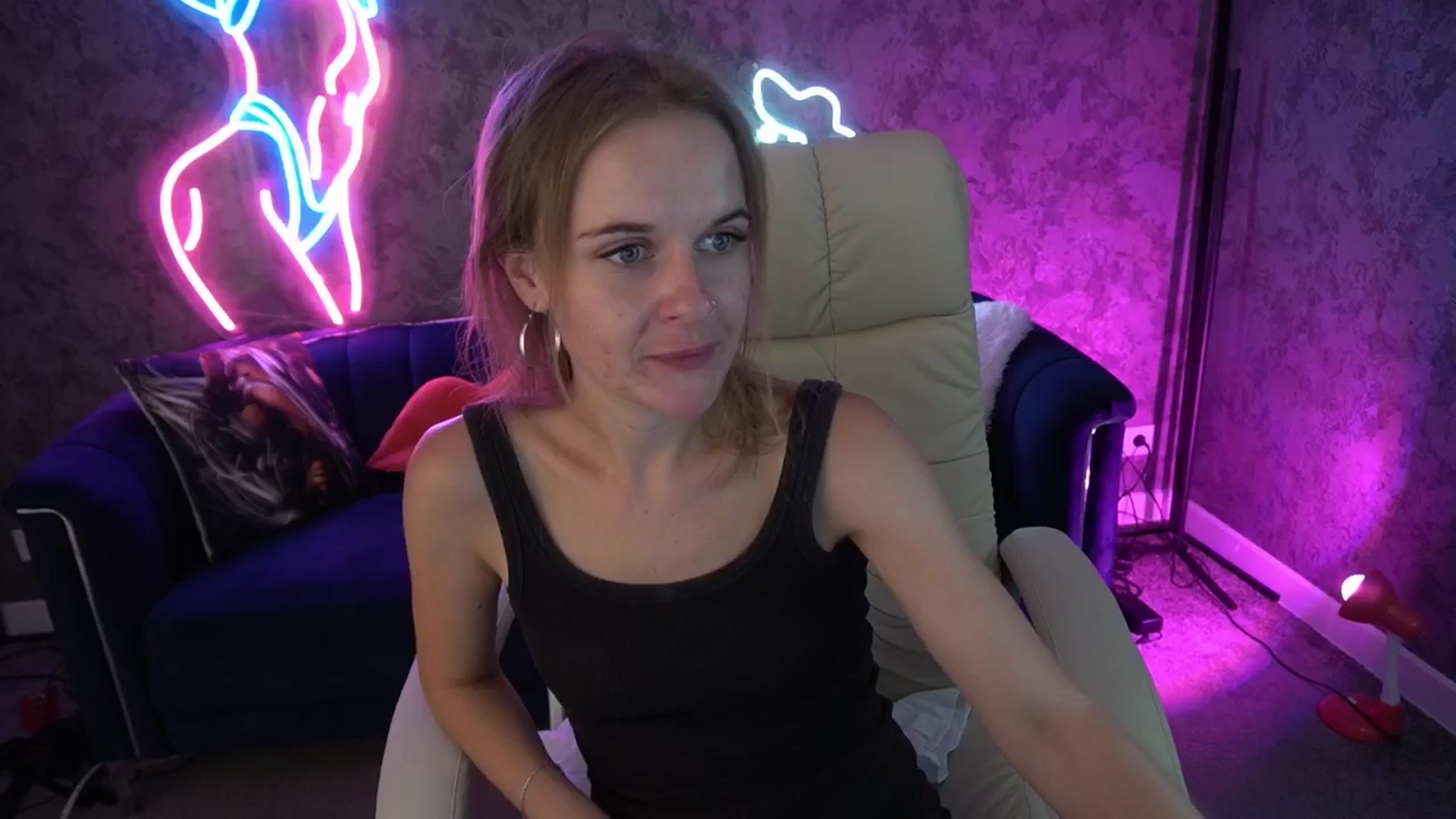 Gallery image thumbnail from Maribel_River's myfreecams stream on, 08/20/2024, 10:19 image 18 of 20