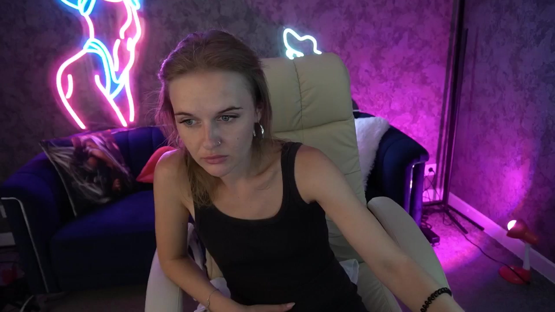 Gallery image thumbnail from Maribel_River's myfreecams stream on, 08/20/2024, 11:35 image 12 of 20