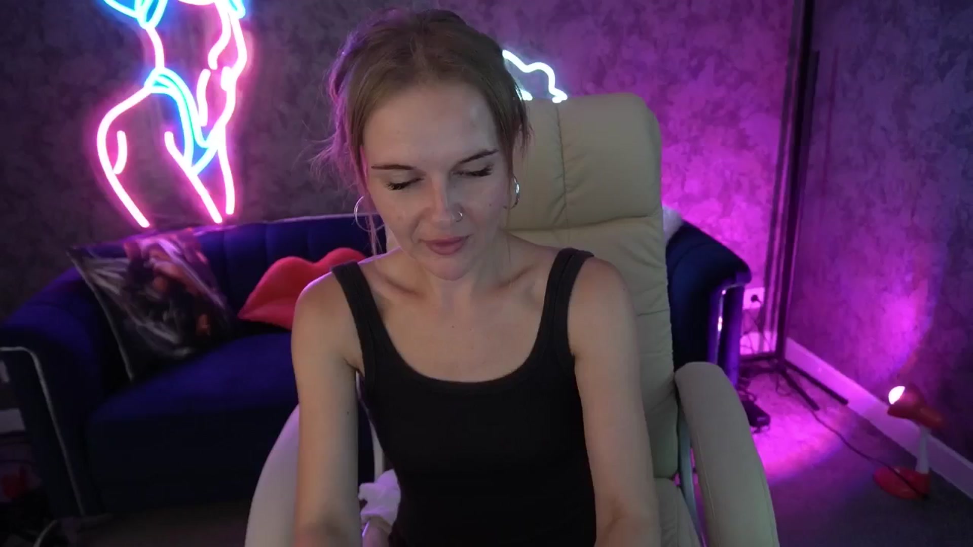 Gallery image thumbnail from Maribel_River's myfreecams stream on, 08/20/2024, 11:35 image 20 of 20