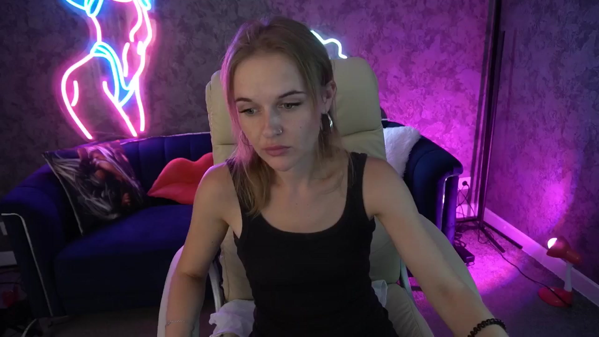Gallery image thumbnail from Maribel_River's myfreecams stream on, 08/20/2024, 11:35 image 14 of 20