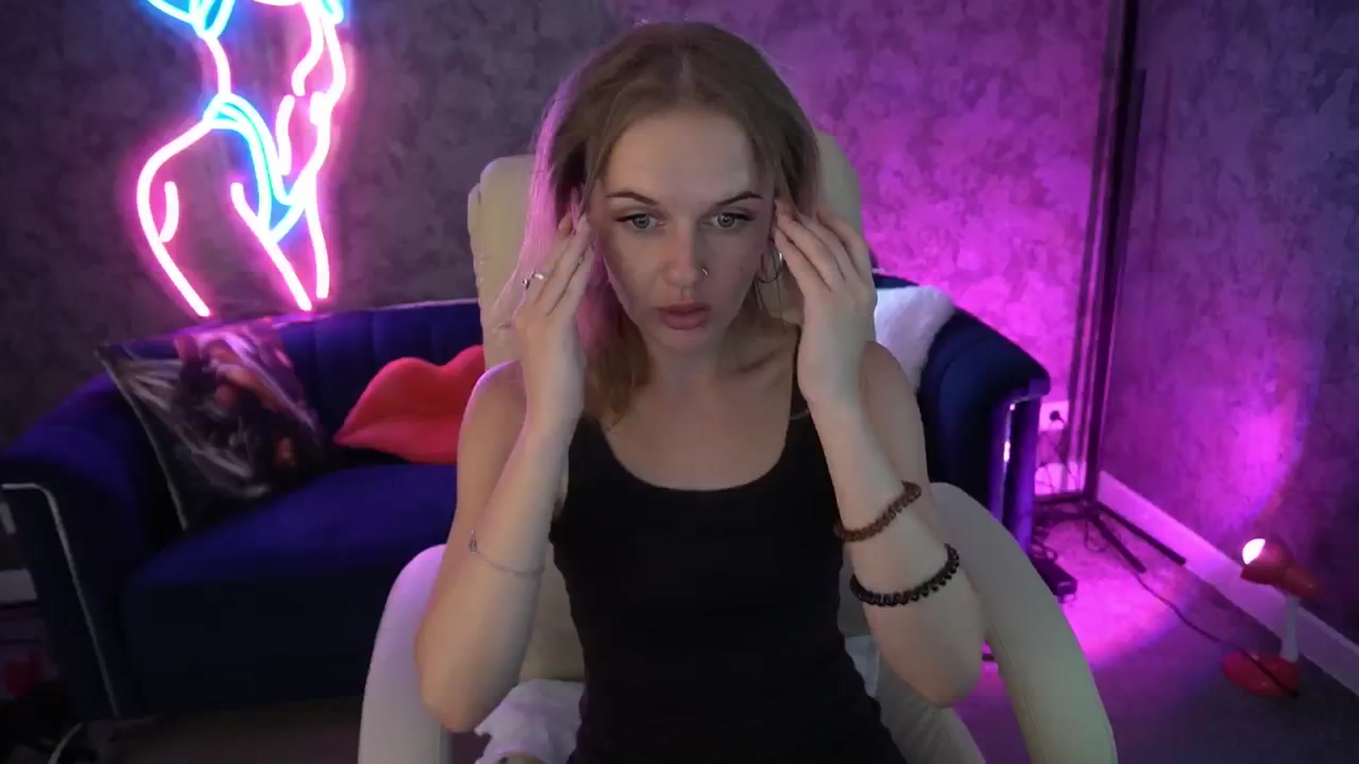 Gallery image thumbnail from Maribel_River's myfreecams stream on, 08/20/2024, 11:35 image 16 of 20