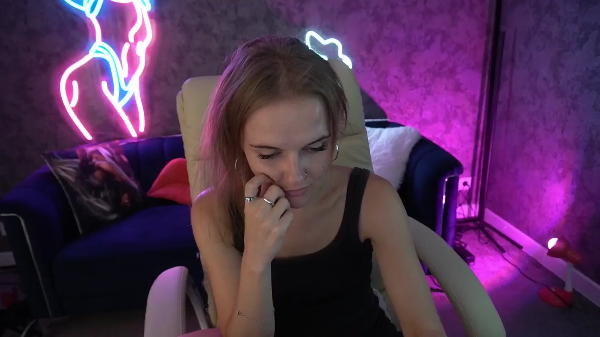Gallery image thumbnail from Maribel_River's myfreecams stream on, 08/20/2024, 13:38 image 7 of 20