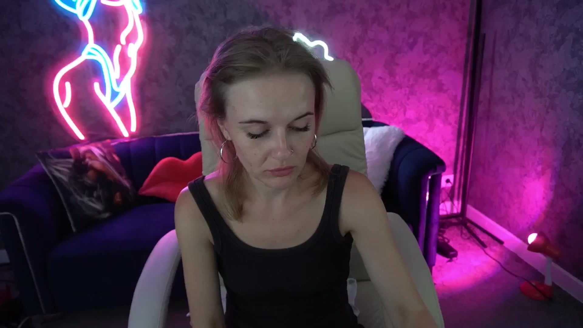 Gallery image thumbnail from Maribel_River's myfreecams stream on, 08/20/2024, 16:00 image 18 of 20